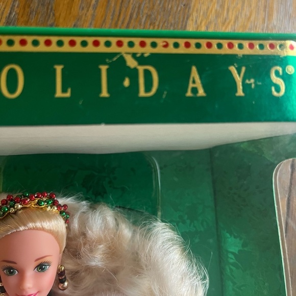NIB Mattel Barbie Holiday Special 1994 Elegant Gold and White Doll in Box - Picture 9 of 10
